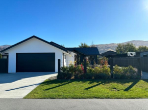 Pedal and Play - Cromwell Holiday Home